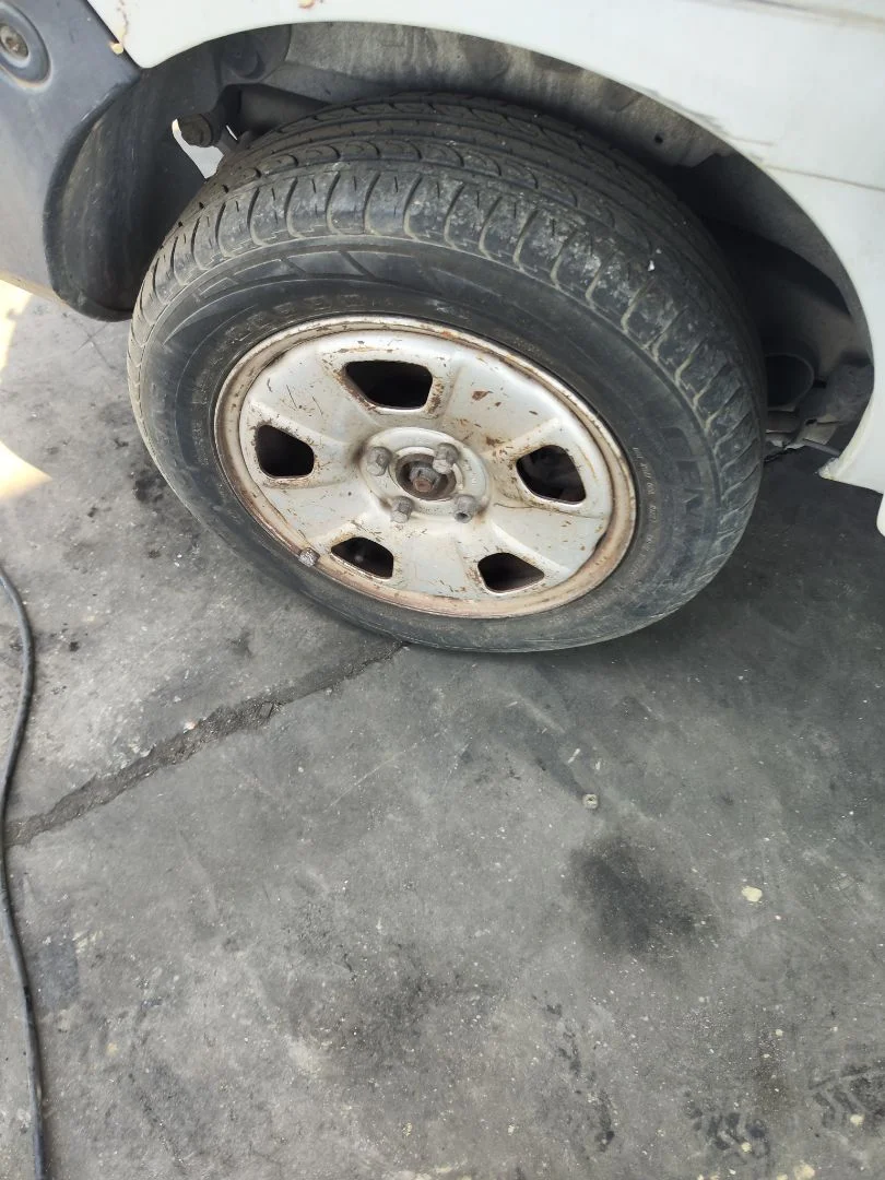 Foto de MANGUETA TRASERA DERECHA RENAULT KANGOO I (F/KC0) 1.9 dCi Diesel CAT (84 CV / 62 KW)