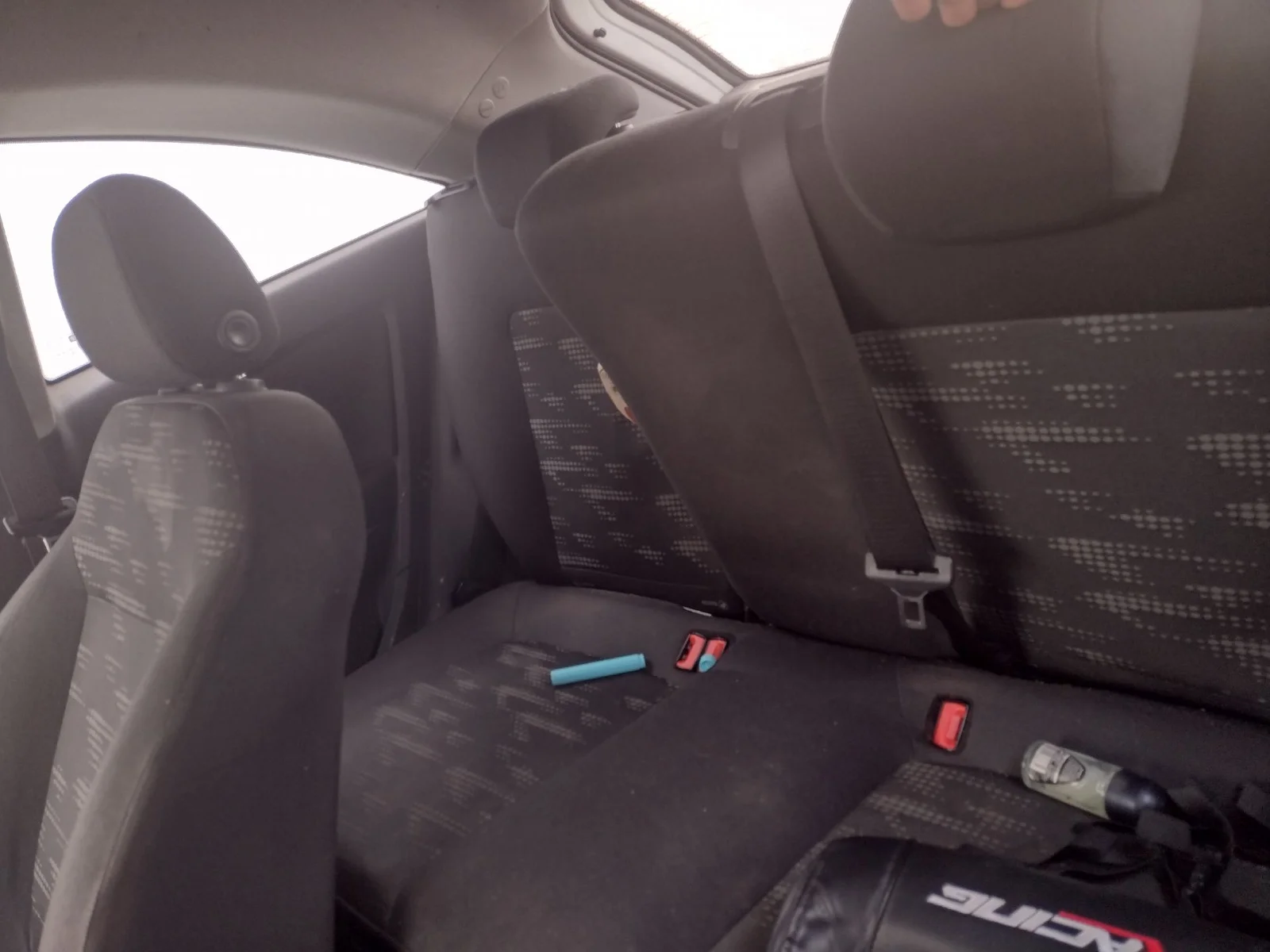 Foto de ENGANCHE CINTURON TRASERO CENTRAL OPEL CORSA D 1.3 16V CDTI (75 CV / 55 KW)
