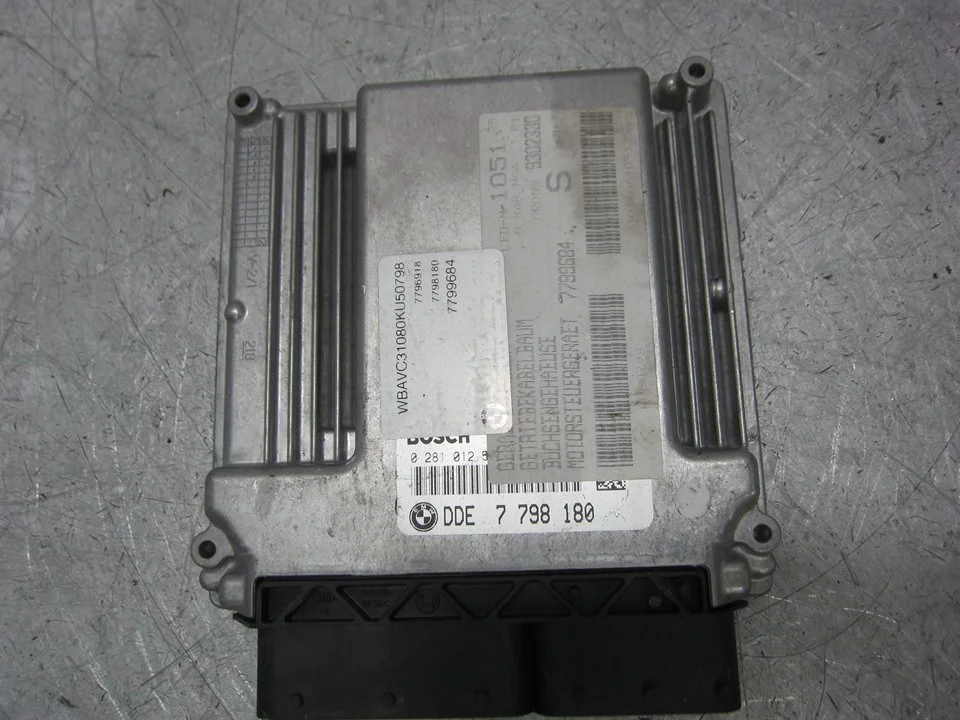 Foto de CENTRALITA MOTOR UCE BMW SERIE 3 BERLINA (E90) 2.0 16V Diesel (163 CV / 120 KW) referencia 7798180