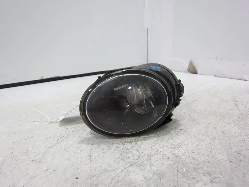 Foto de FARO ANTINIEBLA DERECHO VOLKSWAGEN PASSAT BERLINA (3C2) 2.0 TDI (140 CV / 103 KW) referencia 271274