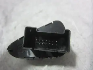 Foto de INTERRUPTOR OPEL CORSA E 1.2 (69 CV / 51 KW) referencia 13423498 foto 2