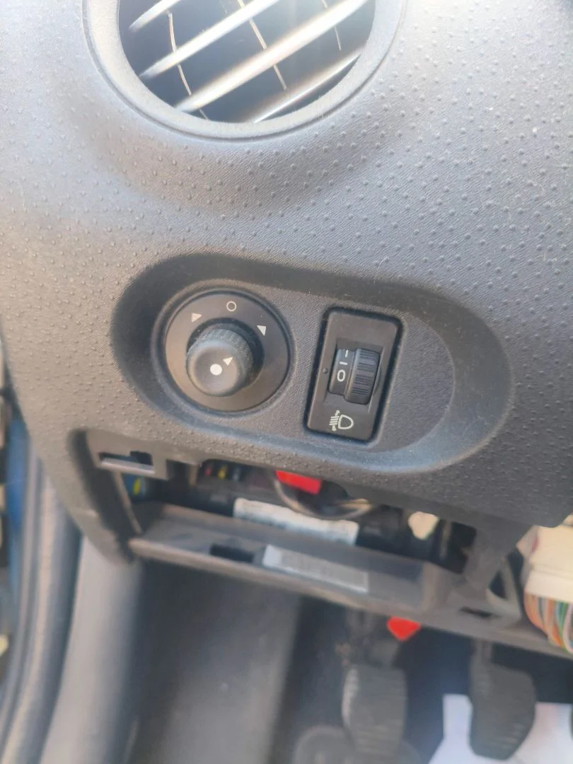 Foto de MANDO RETROVISOR CITROEN C3 1.4 (73 CV / 54 KW)