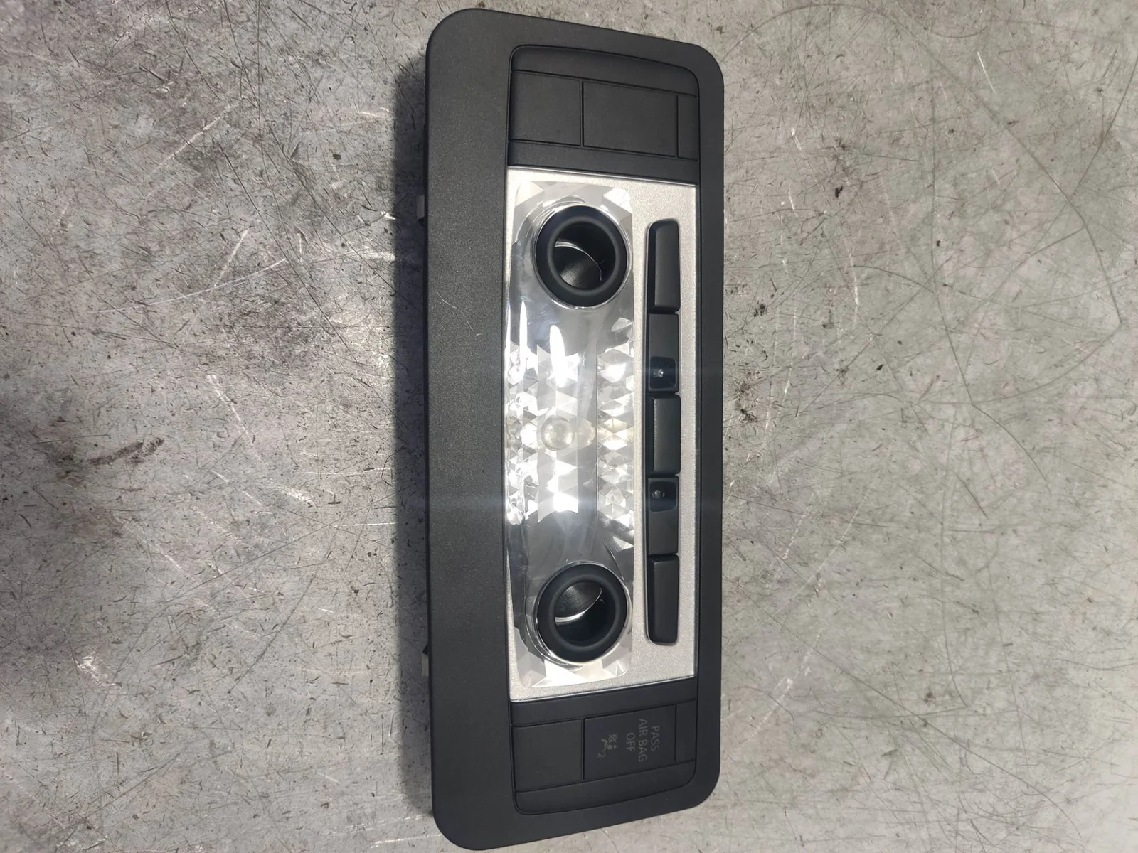 Foto de LUZ INTERIOR BMW SERIE Z4 ROADSTER (E89) 2.0 TwinTurbo (245 CV / 180 KW) referencia 922570001
