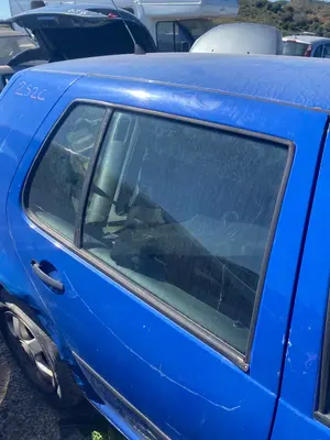 Foto de LUNA TRASERA DERECHA VOLKSWAGEN GOLF IV BERLINA (1J1)(10.1997) 1.9 TDI (110 CV / 81 KW)