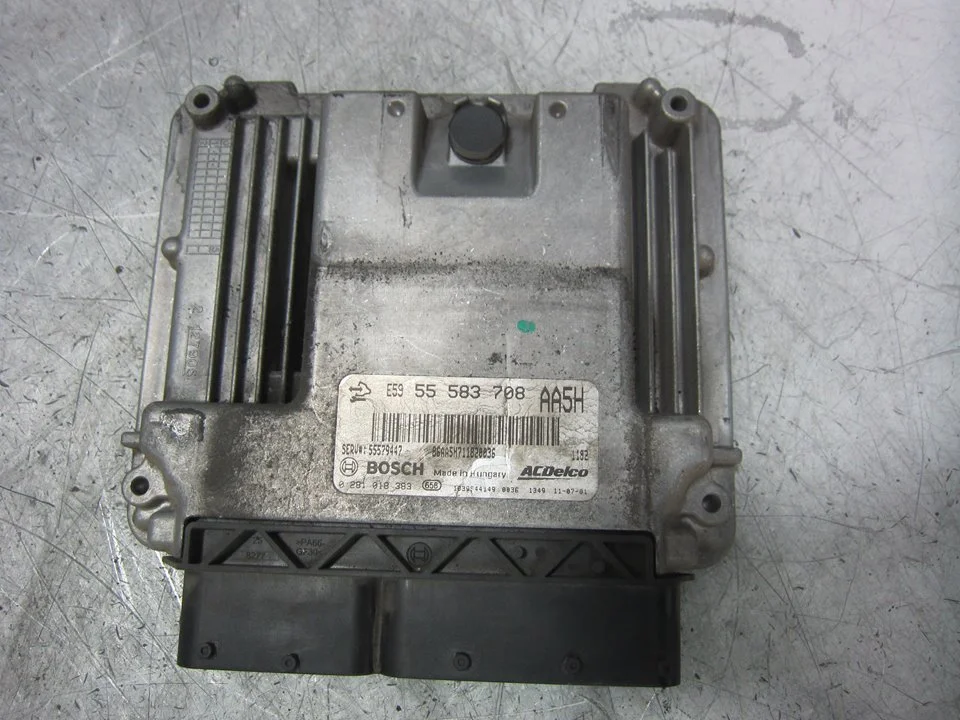Foto de CENTRALITA MOTOR UCE CHEVROLET AVEO BERLINA 1.3 Diesel CAT (95 CV / 70 KW) referencia 55583708