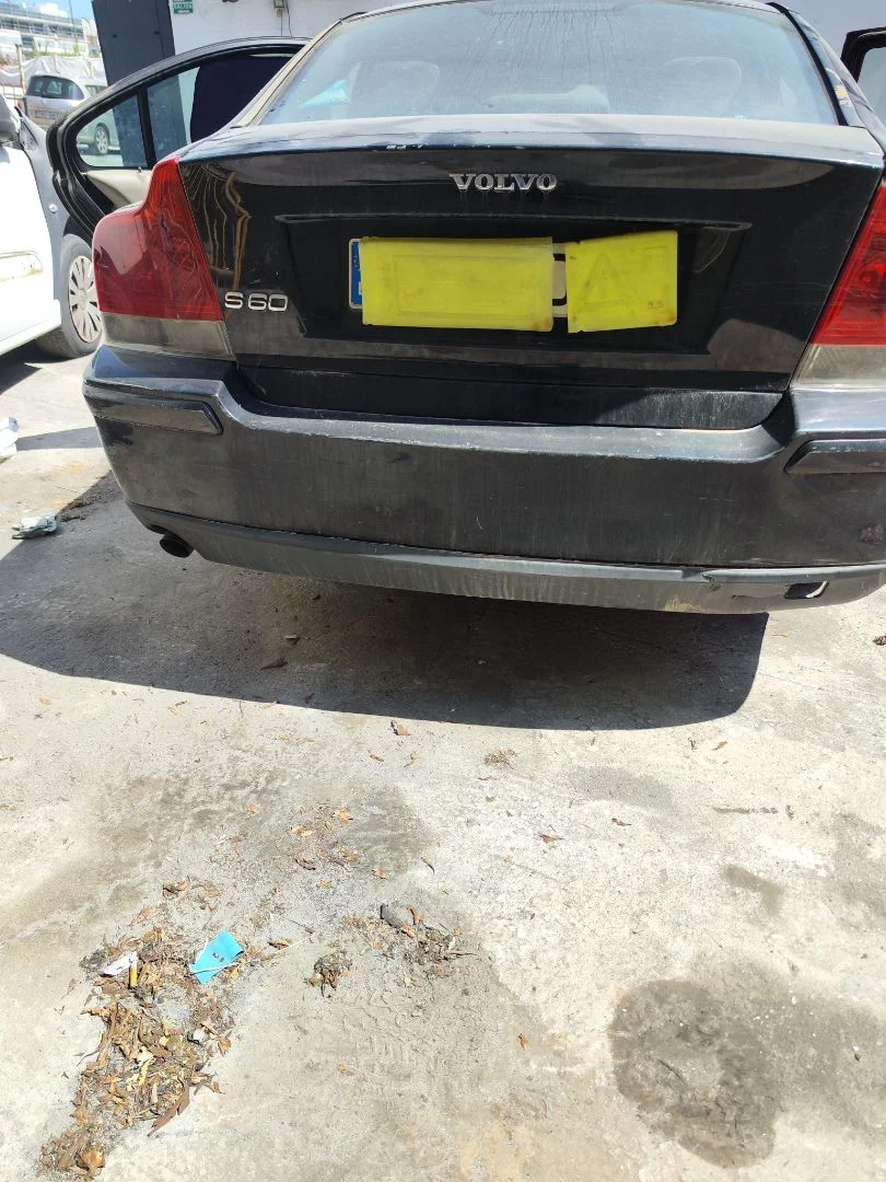 Foto de PARAGOLPES TRASERO VOLVO S60 BERLINA 2.4 Diesel (126 CV / 93 KW)