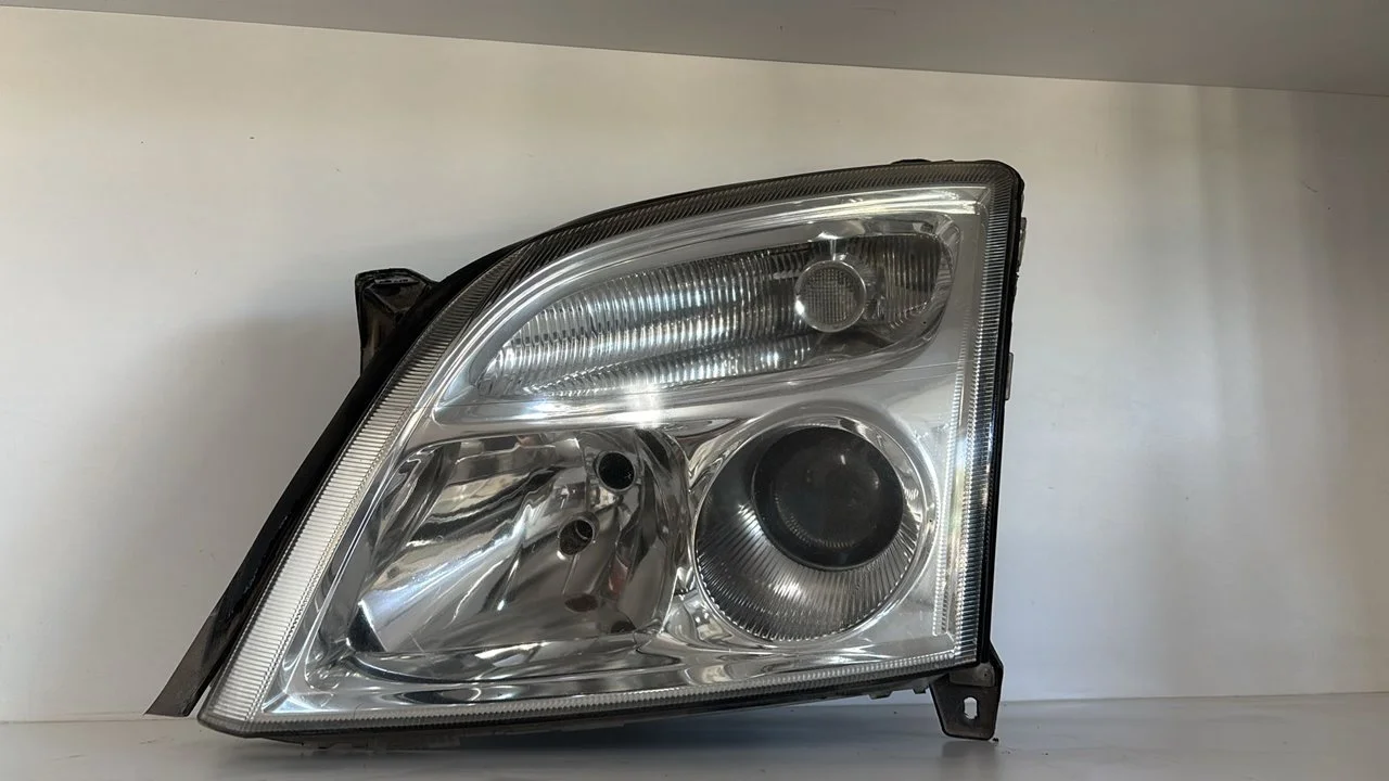 Foto de FARO IZQUIERDO OPEL VECTRA C BERLINA referencia 15588700