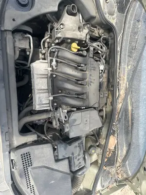 Foto de MOTOR COMPLETO RENAULT LAGUNA II (BG0) 2.0  (135 CV / 99 KW)