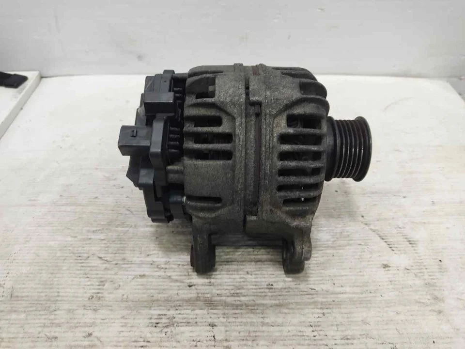 Foto de ALTERNADOR VOLKSWAGEN POLO IV (9N1) referencia 037903025N