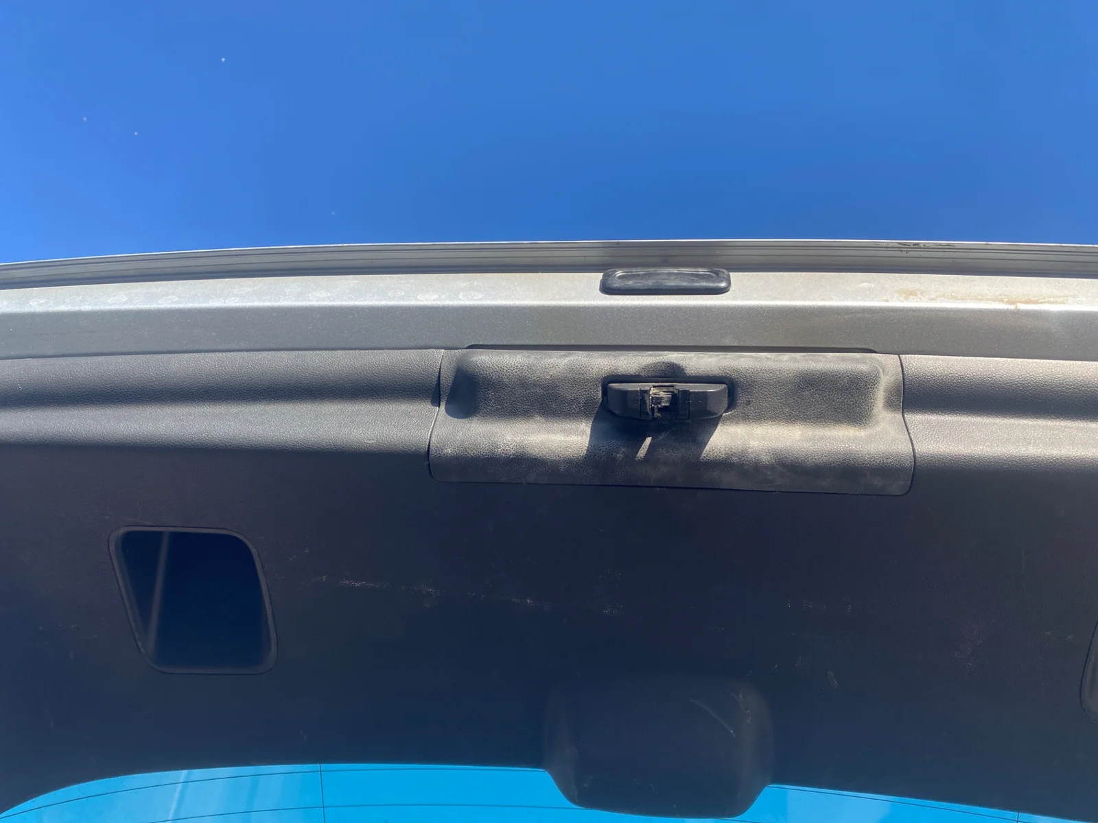 Foto de GUARNECIDO PORTON TRASERO PEUGEOT 3008 1.6 16V (120 CV / 88 KW)