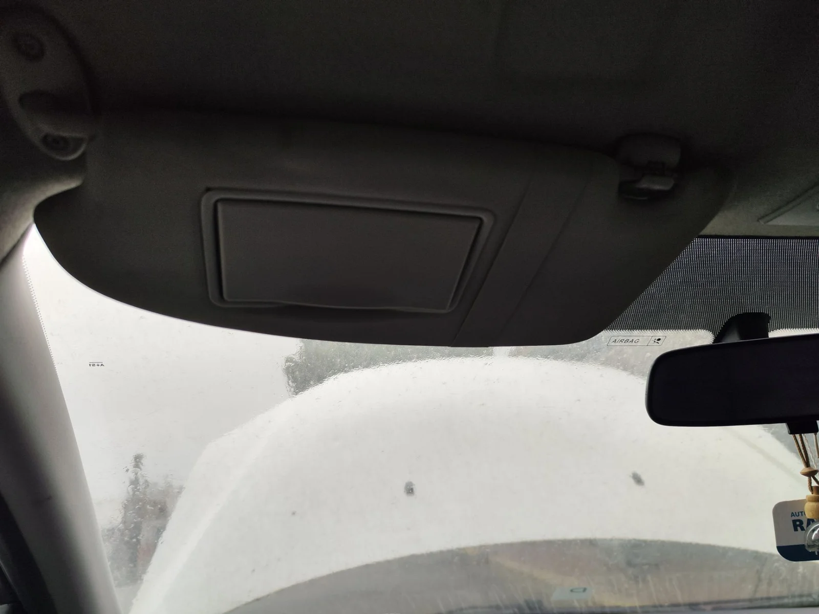 Foto de PARASOL IZQUIERDO FORD FOCUS BERLINA (CAP) 1.6 TDCi CAT (90 CV / 66 KW)