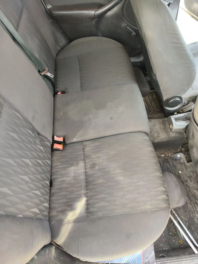 Foto de ASIENTO TRASERO MEDIO FORD FOCUS FAMILIAR (CAK) 1.8 TDCi Turbodiesel CAT (116 CV / 85 KW)