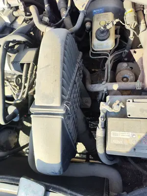 Foto de CAJA FILTRO AIRE RENAULT LAGUNA (B56) 2.0  (113 CV / 83 KW)