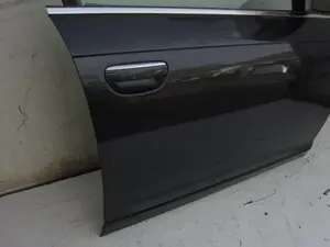 Foto de PUERTA DELANTERA DERECHA AUDI A6 BERLINA (4F2) 4.2 V8 40V (335 CV / 246 KW) foto 4