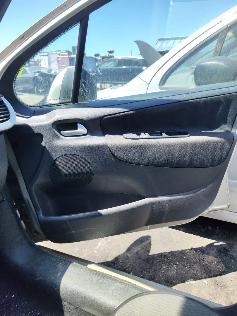 Foto de GUARNECIDO PUERTA DELANTERA DERECHA PEUGEOT 207 1.4 (73 CV / 54 KW) referencia 9341E9