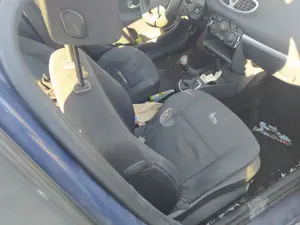 Foto de ASIENTO DELANTERO DERECHO RENAULT CLIO III 1.5 dCi Diesel CAT (86 CV / 63 KW)