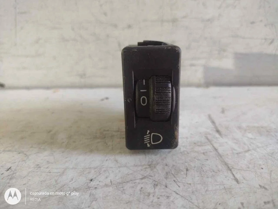 Foto de INTERRUPTOR PEUGEOT 207 1.4 HDi (68 CV / 50 KW) referencia 96384422