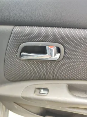 Foto de MANETA INTERIOR TRASERA DERECHA KIA RIO (JB) 1.5 CRDi (110 CV / 81 KW) referencia 836201G000XI