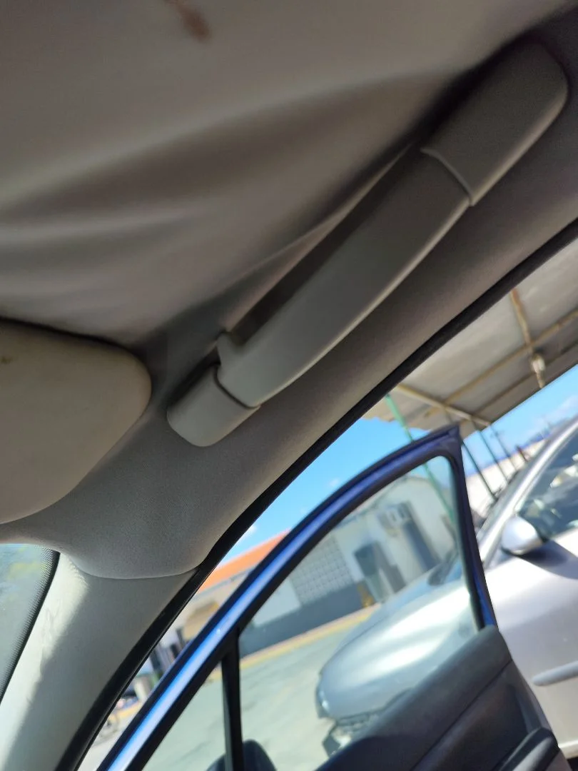 Foto de ASIDERO TECHO DELANTERO DERECHO PEUGEOT 307 BERLINA (S2) 1.4 16V CAT (KFU / ET3J4) (88 CV / 65 KW)