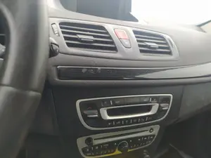 Foto de MANDO CALEFACCION / AIRE ACONDICIONADO RENAULT MEGANE III BERLINA 5P 1.5 dCi Diesel CAT (86 CV / 63 KW)