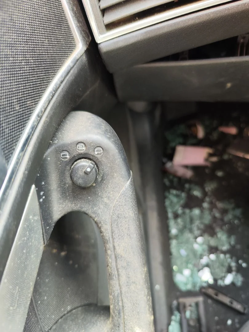 Foto de MANDO RETROVISOR AUDI A6 BERLINA (4F2) 2.0 TDI (140 CV / 103 KW)