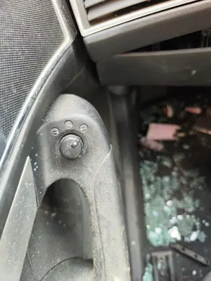 Foto de MANDO RETROVISOR AUDI A6 BERLINA (4F2) 2.0 TDI (140 CV / 103 KW)
