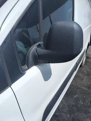 Foto de RETROVISOR IZQUIERDO CITROEN BERLINGO FURGÓN 1.6 16V HDi FAP (90 CV / 66 KW) referencia 8154TG