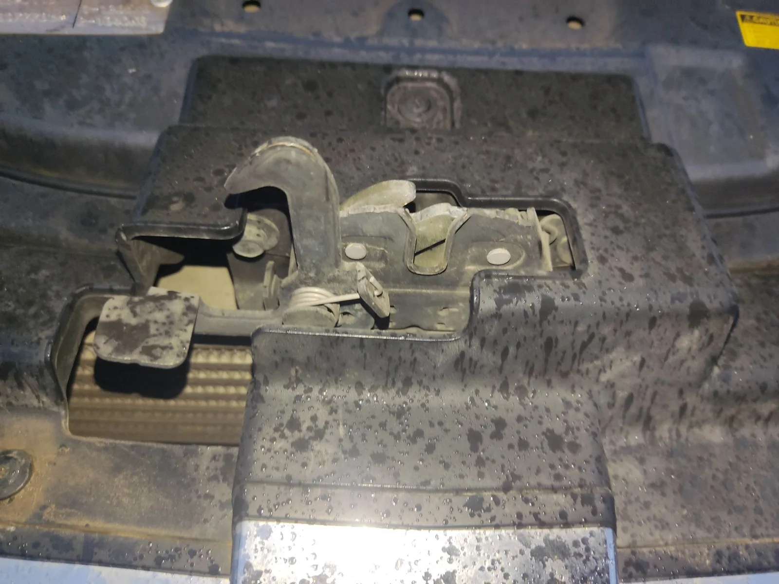 Foto de CERRADURA CAPO CHEVROLET CAPTIVA 2.0 Diesel CAT (150 CV / 110 KW)
