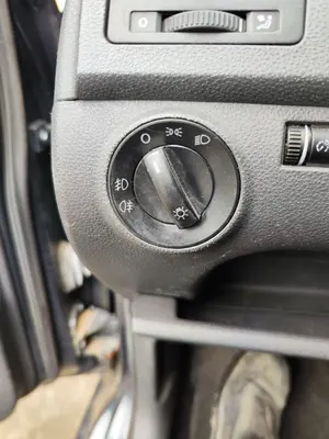 Foto de MANDO LUCES VOLKSWAGEN POLO IV (9N1) 1.4 16V (75 CV / 55 KW)