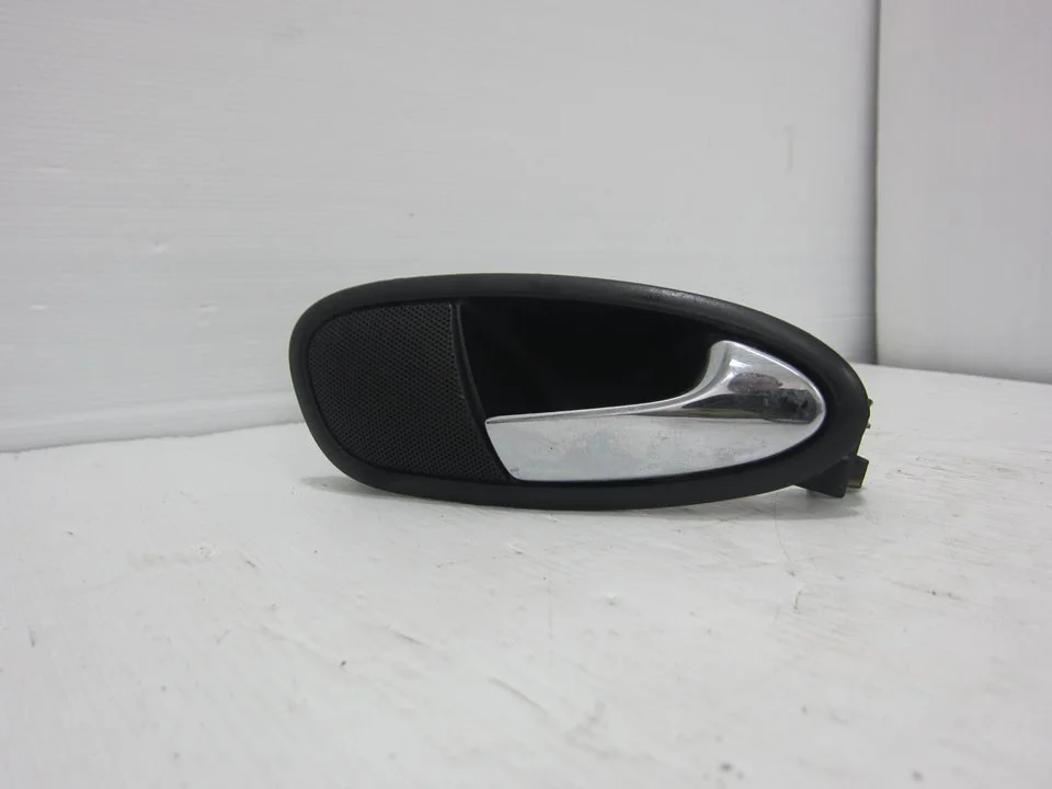 Foto de MANETA INTERIOR DELANTERA DERECHA SEAT TOLEDO (5P2) 1.9 TDI (105 CV / 77 KW) referencia 5P0837114
