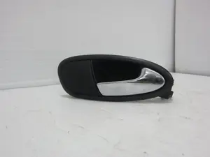 Foto de MANETA INTERIOR DELANTERA DERECHA SEAT TOLEDO (5P2) 1.9 TDI (105 CV / 77 KW) referencia 5P0837114 foto 1