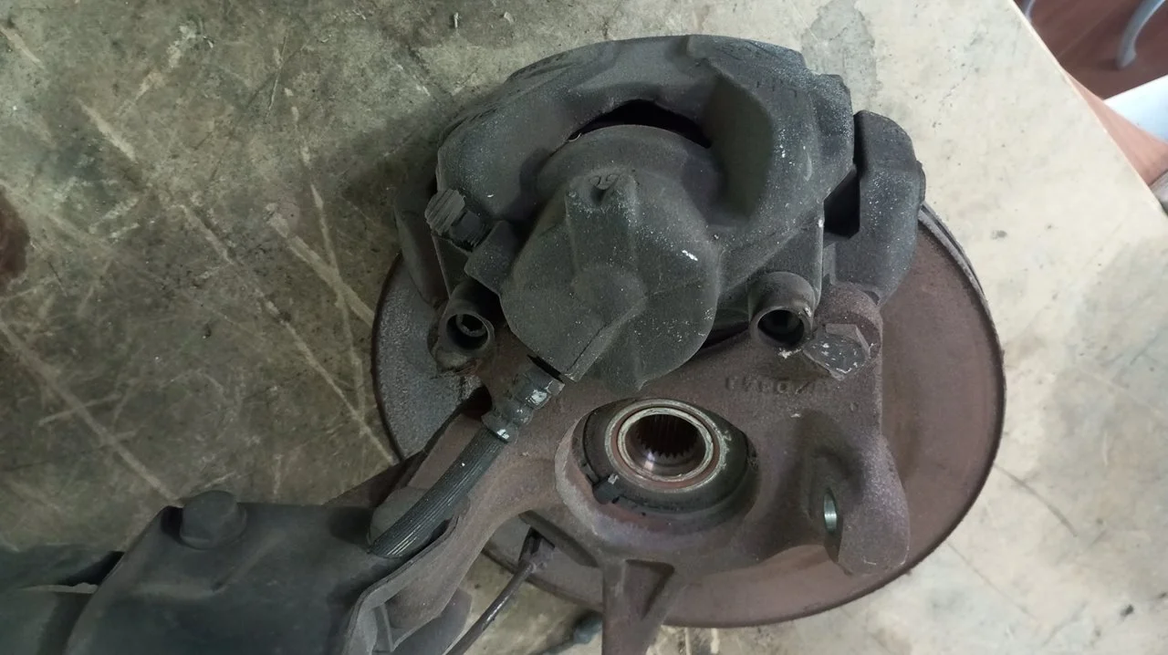 Foto de PINZA DE FRENO DELANTERA IZQUIERDA DACIA DUSTER I 1.5 dCi Diesel CAT (86 CV / 63 KW) referencia 410116581R