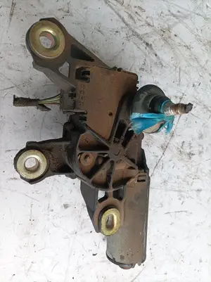 Foto de MOTOR LIMPIA TRASERO SEAT LEON (1M1) 1.9 TDI (110 CV / 81 KW) referencia 1J6955711 foto 3