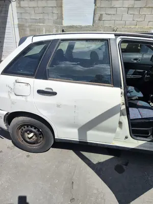 Foto de PUERTA TRASERA DERECHA SEAT IBIZA (6K1) 1.4  (60 CV / 44 KW)
