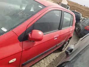 Foto de PUERTA DELANTERA IZQUIERDA HYUNDAI GETZ (TB) 1.5 CRDi CAT (82 CV / 60 KW) referencia 76003-1C020