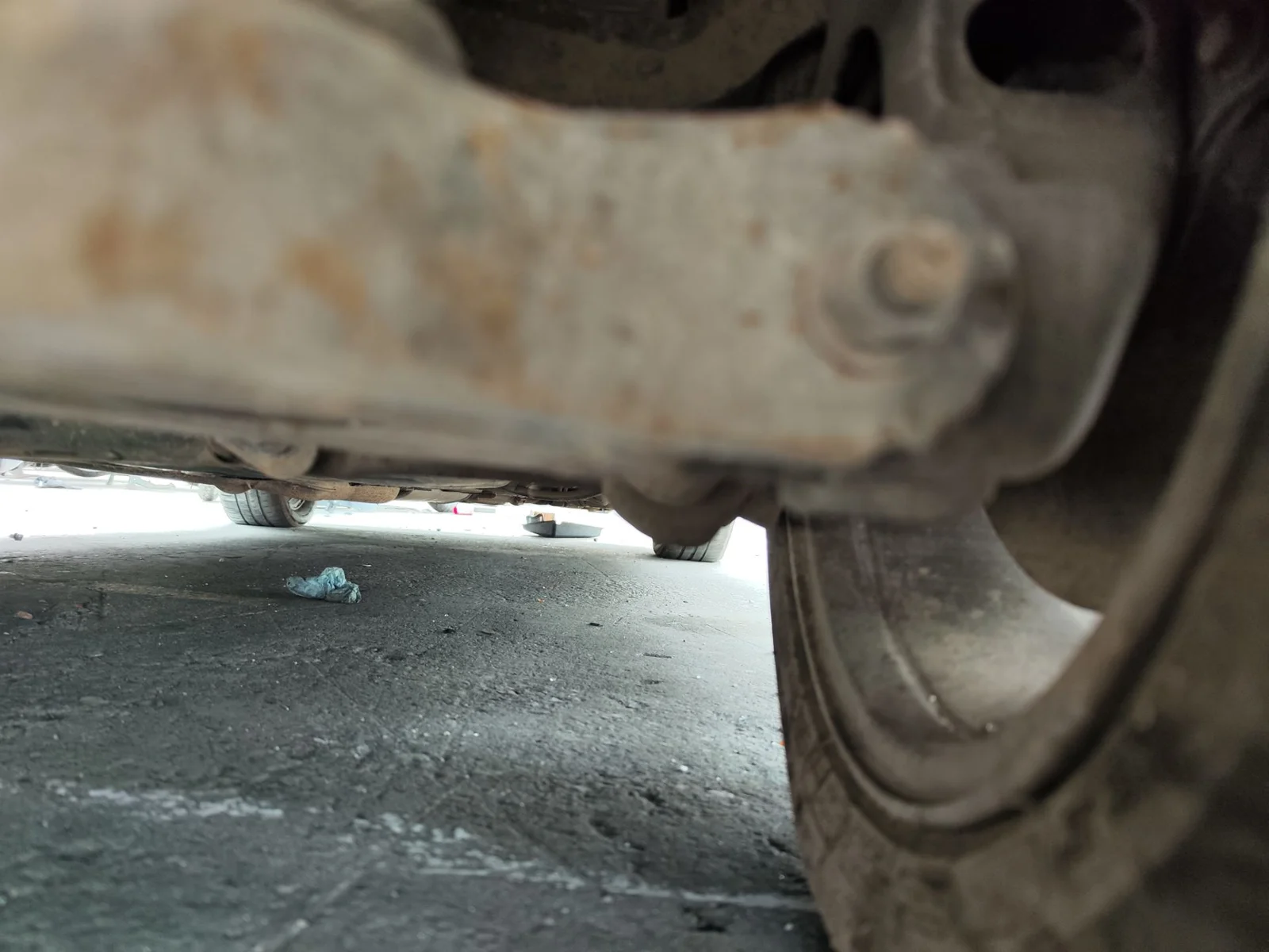 Foto de BRAZO SUSPENSION TRASERO DERECHO JAGUAR X-TYPE 2.1 V6 24V CAT (156 CV / 115 KW)
