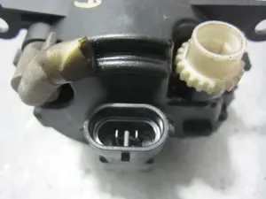 Foto de FARO ANTINIEBLA DERECHO CITROEN C4 COUPE 1.6 HDi CAT (9HY / DV6TED4) (109 CV / 80 KW) referencia 6206E1 foto 19