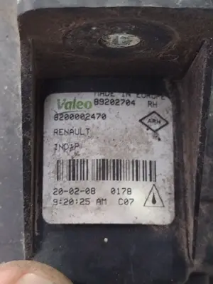 Foto de FARO ANTINIEBLA DERECHO RENAULT CLIO III GRANDTOUR referencia 8200002470 foto 3