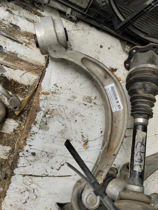 Foto de BRAZO SUSPENSION INFERIOR DELANTERO DERECHO AUDI A3 SEDÁN (8VM) 2.0 16V TDI (150 CV / 110 KW)