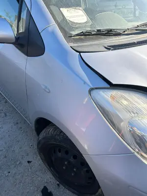 Foto de ALETA DELANTERA DERECHA TOYOTA YARIS (KSP9/SCP9/NLP9) 1.3 16V CAT (101 CV / 74 KW) referencia 5381152210