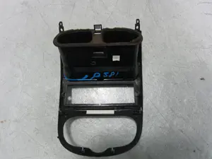 Foto de REJILLA AIREADORA PEUGEOT 206 1.4 (75 CV / 55 KW) referencia 9640404777 foto 3