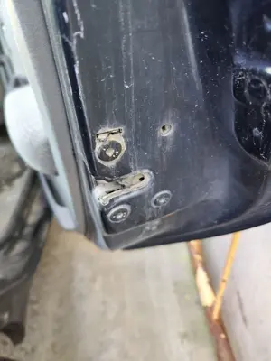 Foto de CERRADURA PUERTA TRASERA DERECHA RENAULT SCENIC I (JA...) 1.9 dCi Diesel CAT (102 CV / 75 KW) referencia 7700434602 foto 2