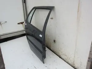 Foto de PUERTA TRASERA DERECHA VOLKSWAGEN POLO III BERLINA (6N2) 1.4 16V (75 CV / 55 KW) foto 12