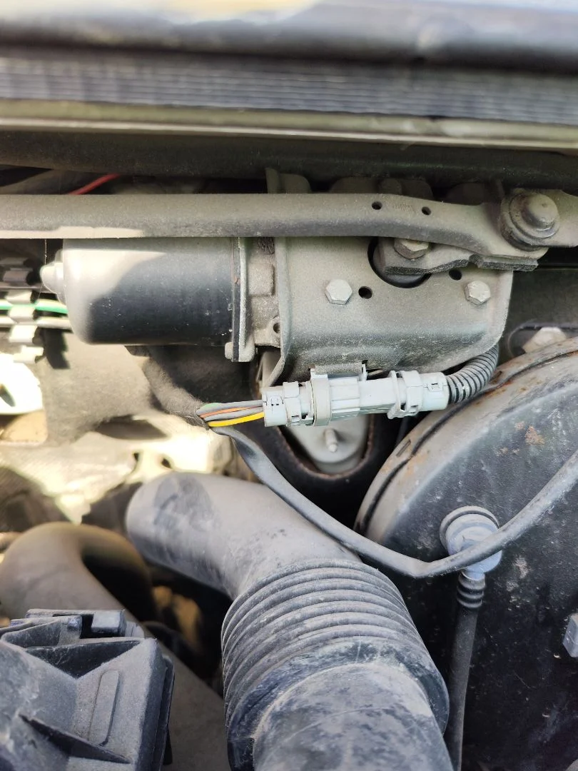 Foto de MOTOR LIMPIA DELANTERO NISSAN INTERSTAR (X70) 2.5 dCi Diesel CAT (114 CV / 84 KW)