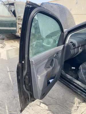 Foto de GOMAS CONTORNO PUERTA VOLKSWAGEN TOURAN (1T3) 1.6 TDI DPF (105 CV / 77 KW)