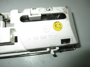 Foto de LUZ INTERIOR MERCEDES-BENZ SLK (BM 170) ROADSTER 2.0 16V CAT (136 CV / 100 KW) referencia A1708200001 foto 8