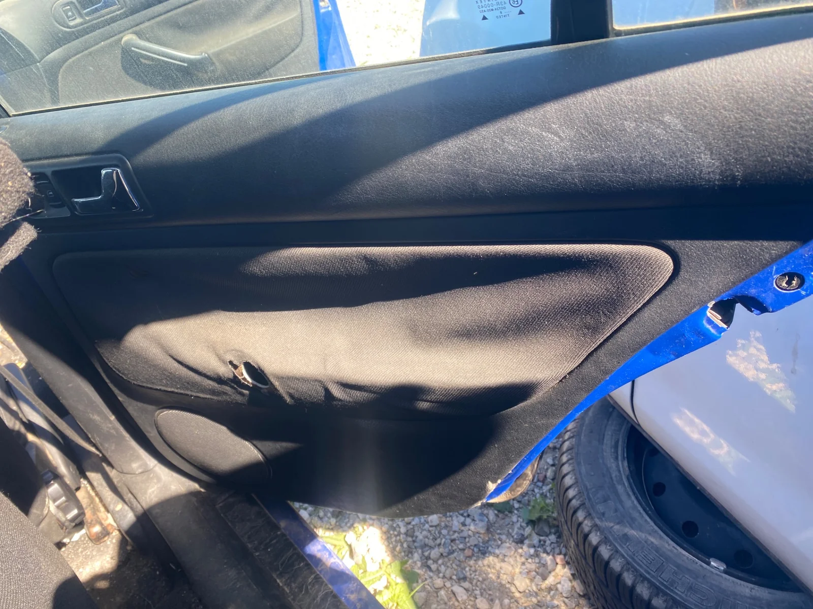 Foto de GUARNECIDO PUERTA TRASERA DERECHA VOLKSWAGEN GOLF IV BERLINA (1J1)(10.1997) 1.9 TDI (110 CV / 81 KW)