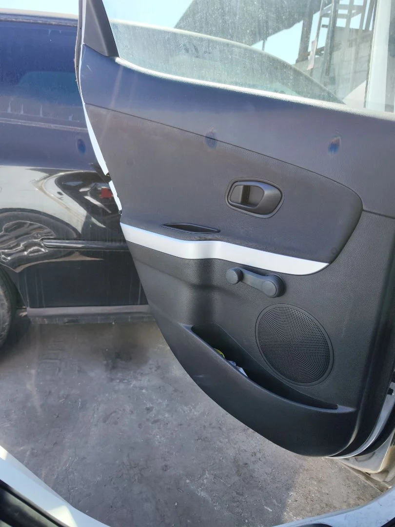 Foto de GUARNECIDO PUERTA TRASERA IZQUIERDA KIA CEED (JD) 1.4 CAT (99 CV / 73 KW)