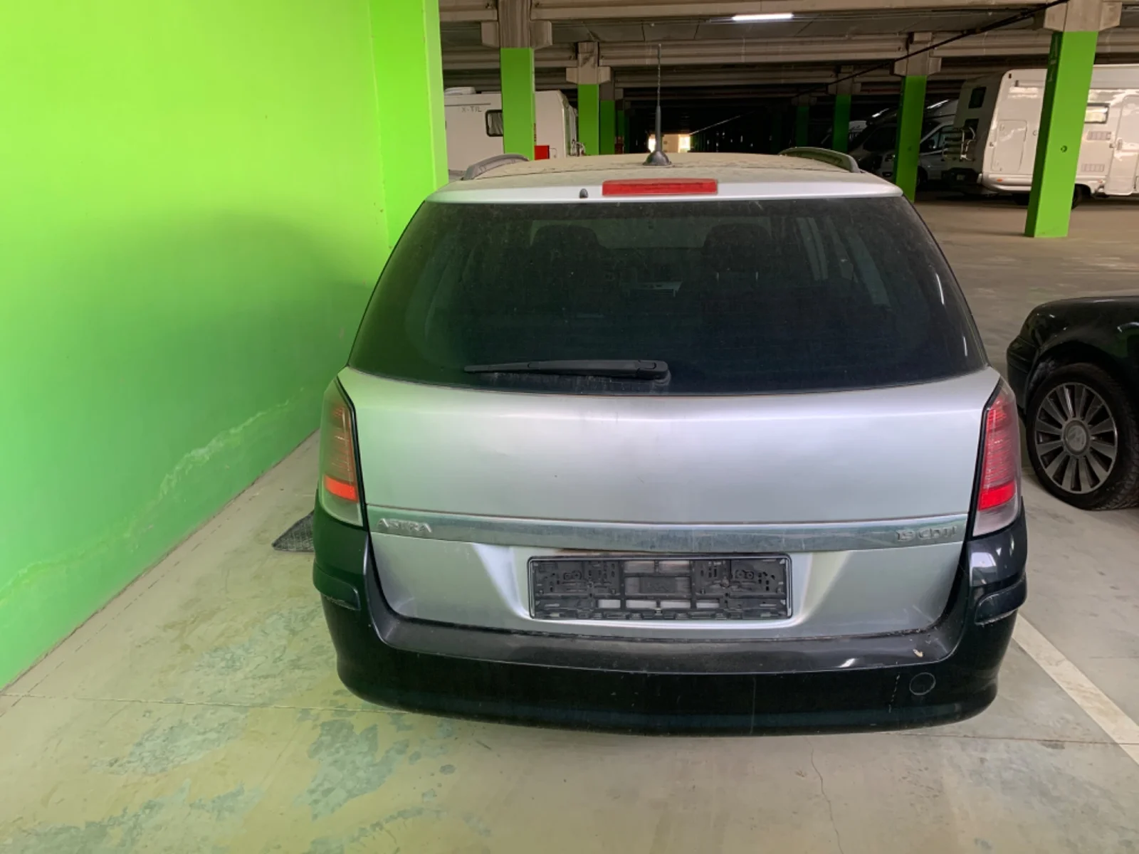 Foto de PORTON TRASERO OPEL ASTRA H CARAVAN 1.9 16V CDTI CAT (Z 19 DTH / LRD) (150 CV / 110 KW)