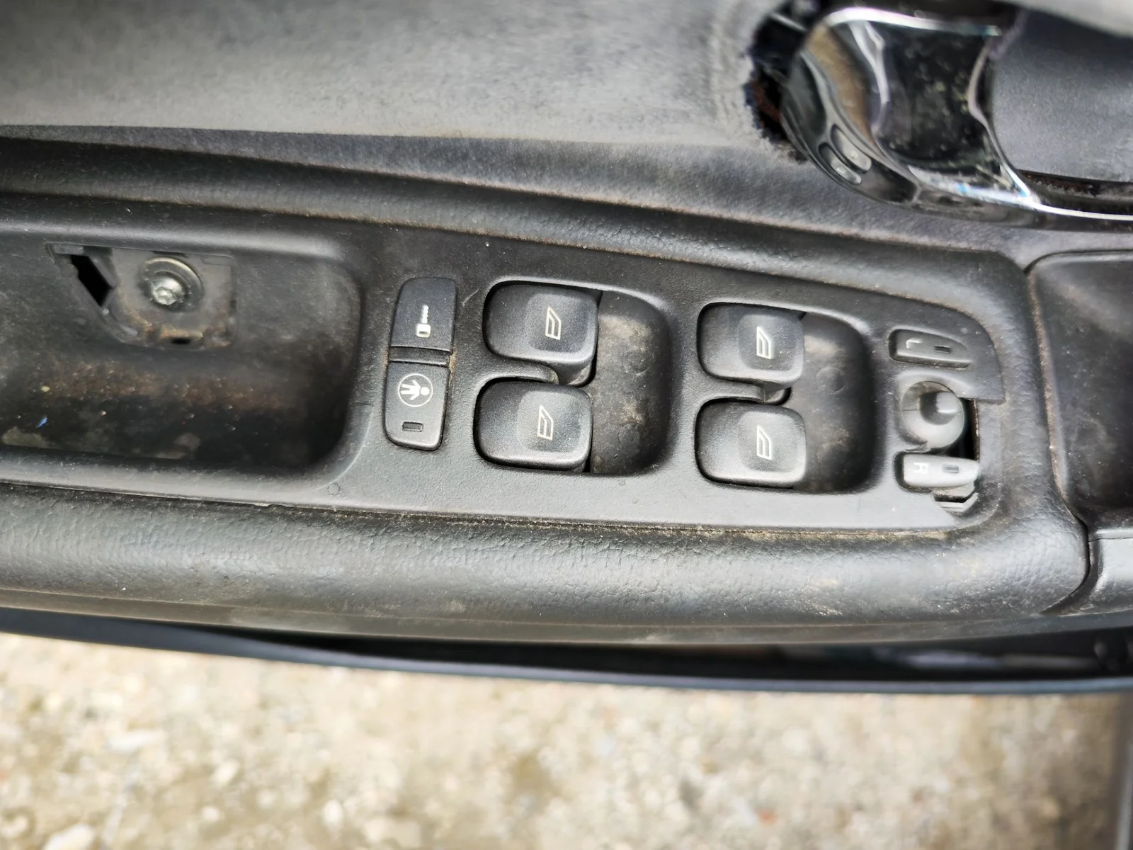 Foto de MANDO ELEVALUNAS DELANTERO IZQUIERDO VOLVO S80 BERLINA 2.4 CAT (140 CV / 103 KW)
